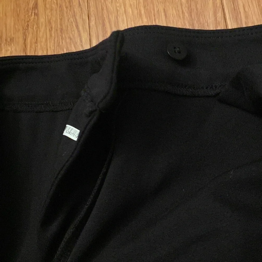 Eileen Fisher black women’s pants - size L - button closure - elastic back - Picture 7 of 11